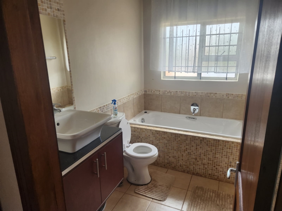 To Let 3 Bedroom Property for Rent in Pentagon Park Free State
